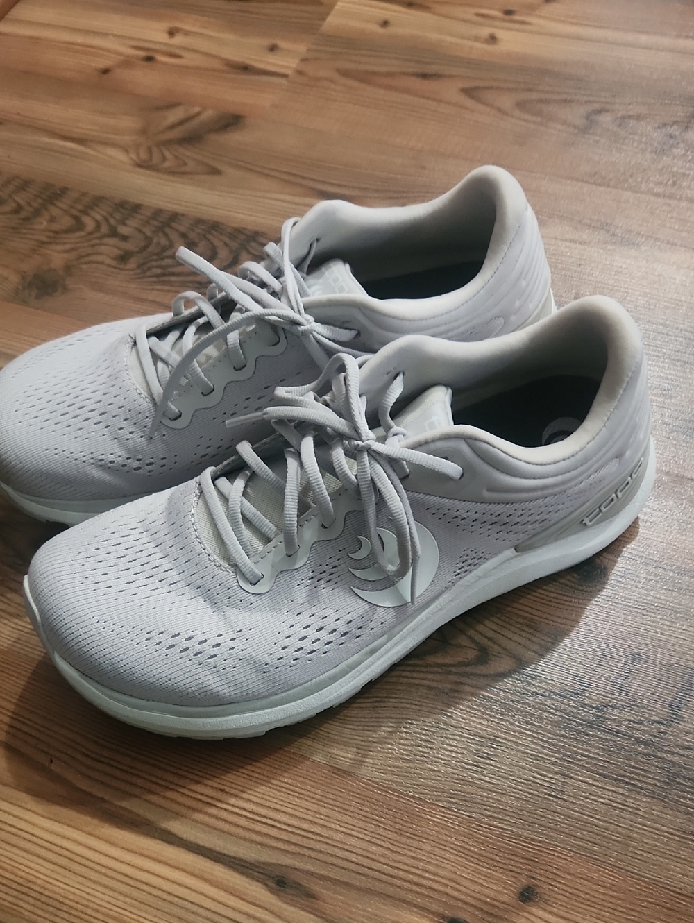 Topo Ultrafly 4 Grey Walking Running Gym Exercise Outdoor Sneaker Toe Box 9.5